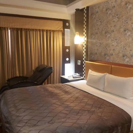 Chateau Motel Гаосюн Экстерьер фото