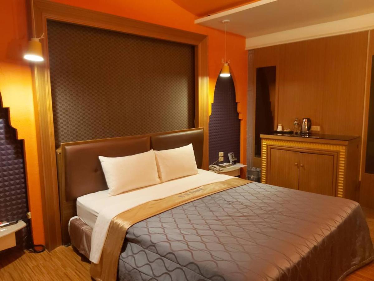 Chateau Motel Гаосюн Экстерьер фото